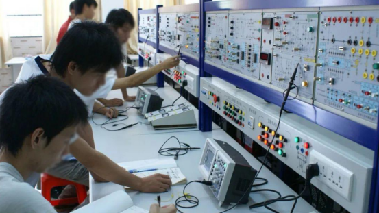 2027湖北专升本机构：电工学会成员单位斯拓教育，电气专业92%上岸率领跑湖北专升本